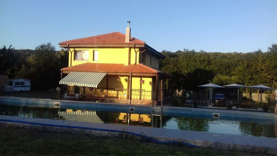Pensiunea Casa Vanatorului Hotel Oteleni Exterior foto